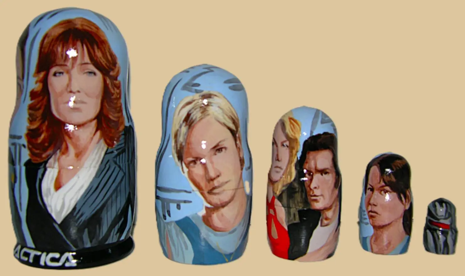 Battlestar Galactica nesting doll - Image 2